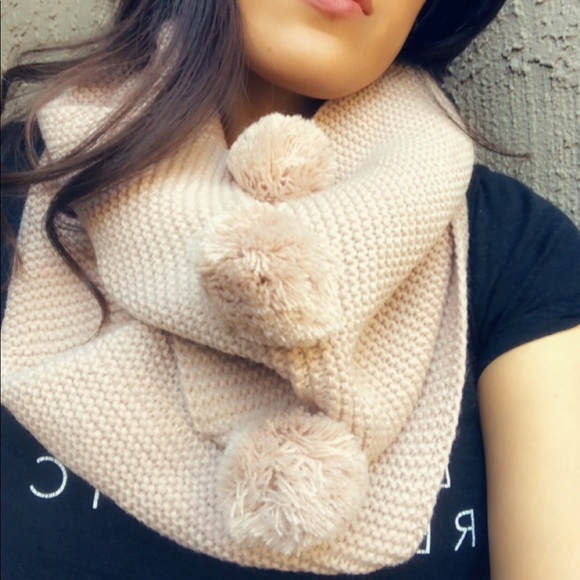 MAUVE POM POM WARM AND FUZZY INFINITY SCARF - Picture 2 of 8